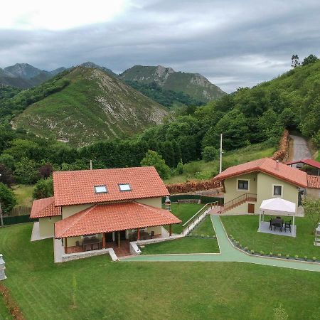 El Campo Mateo Apartamentos Cangas de Onis Exterior photo